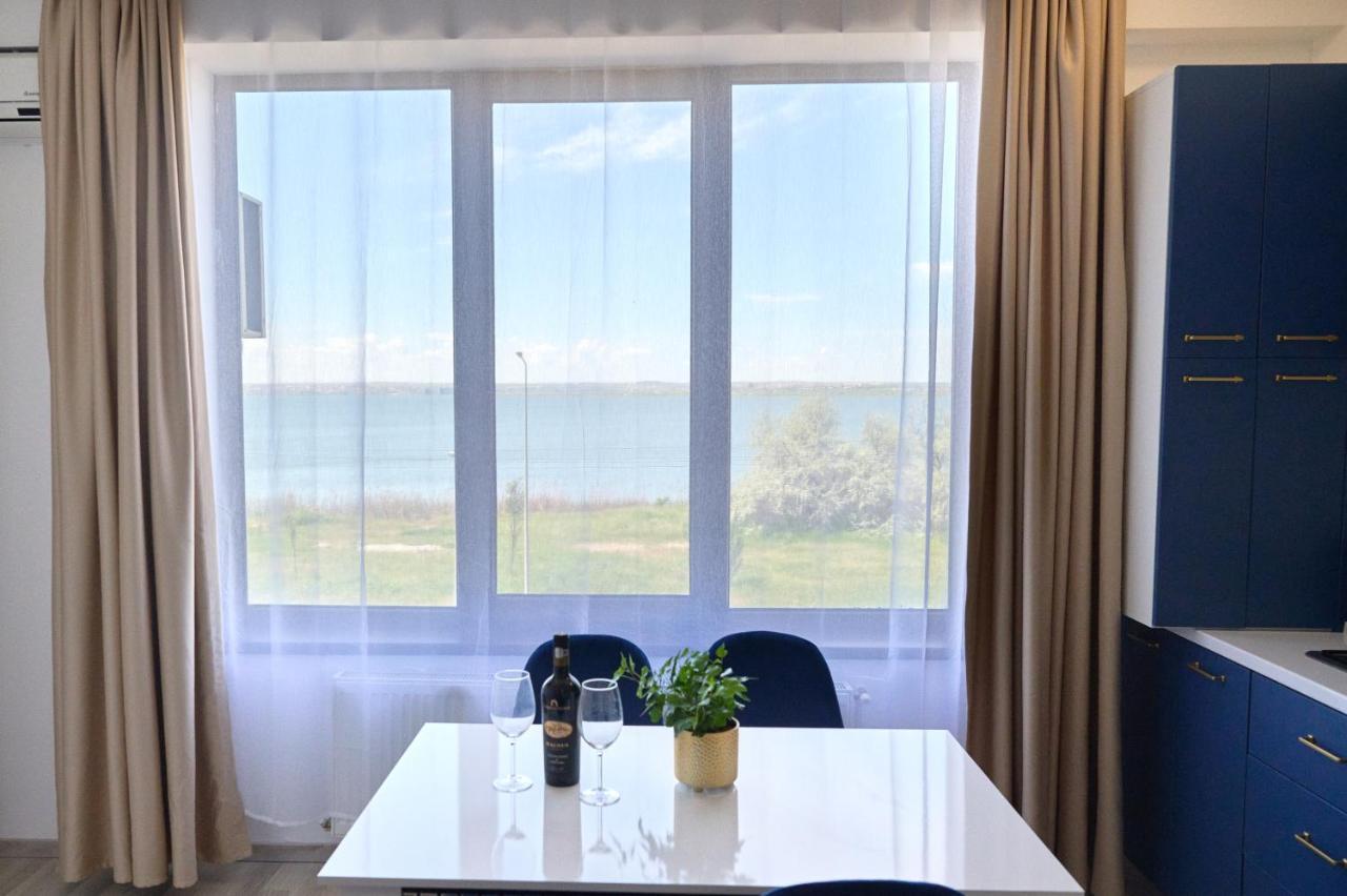 Alina Lake View Apartment Mamaia Exterior photo